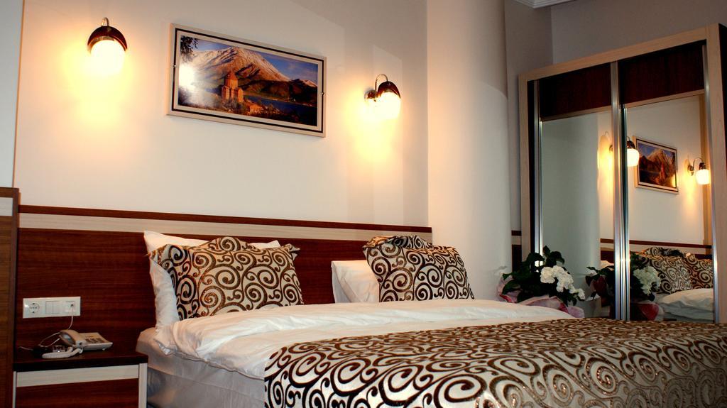 Mavi Tuana Hotel Ван Номер фото